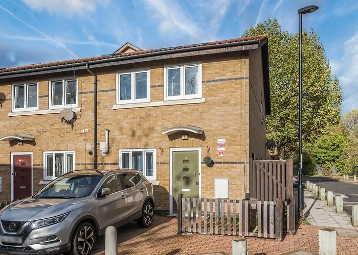 Spacious 4 Bed House Near Greenwich